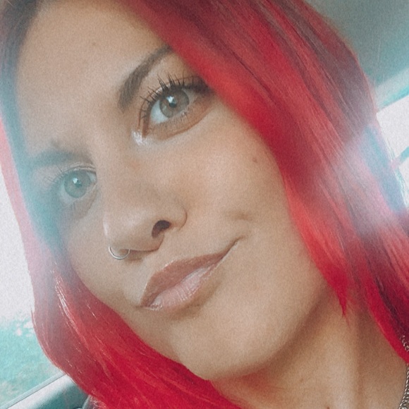 Meet your Posher, Emilia - Picture 1 of 1